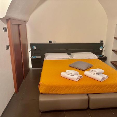 Feel - Luxury Duomo Suite Бергамо Екстер'єр фото